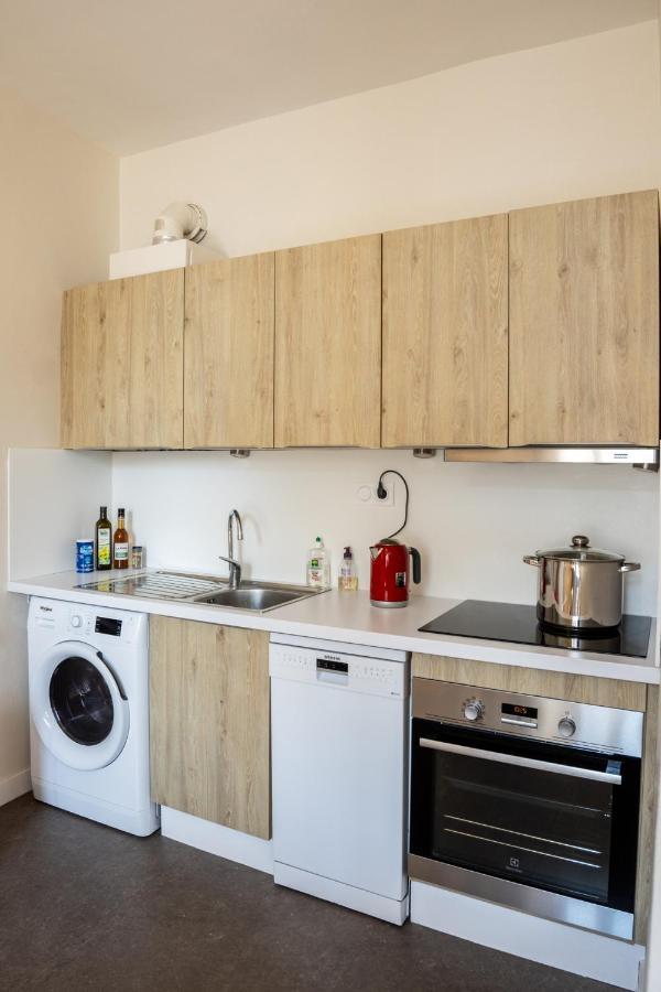 Bel Appartement, Bien Equipe Et Confortable Dans Le Centre Historique Фужер Экстерьер фото
