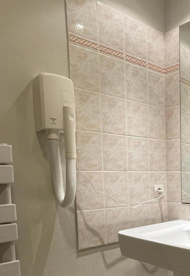 Bel Appartement, Bien Equipe Et Confortable Dans Le Centre Historique Фужер Экстерьер фото
